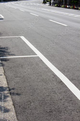 Wallpaper Mural 都会の休日の閑散とした道路 Torontodigital.ca