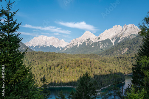 Zugspitze mit See © scaleworker