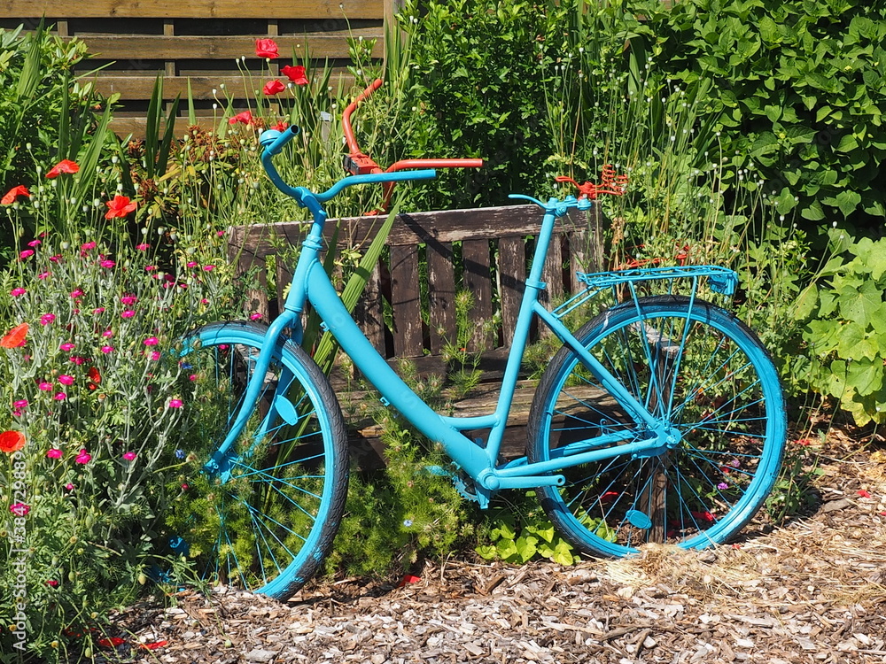 Gartendekoration, Fahrrad im Beet Gartendekoration, Fahrrad im Beet
