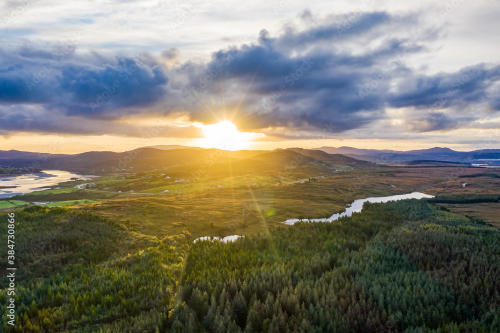 Fototapeta premium Sunrise above Maas and Lough Namanlagh in County Donegal - Ireland.