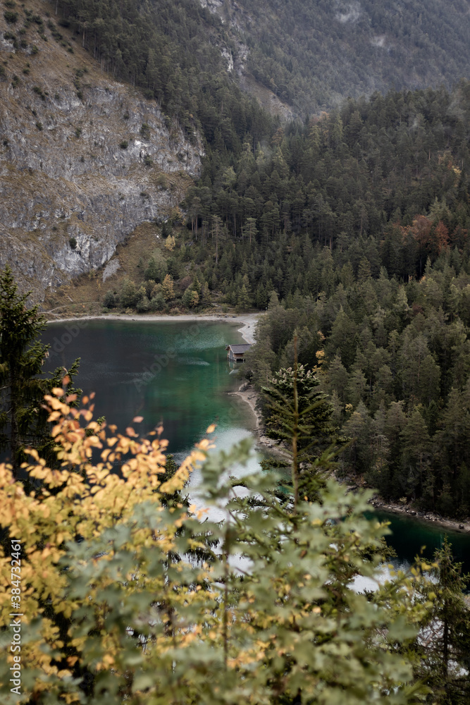 Blindsee in Biberwier in Tirol im Herbst