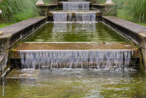 Kaskadenbrunnen in der Flora in K  ln