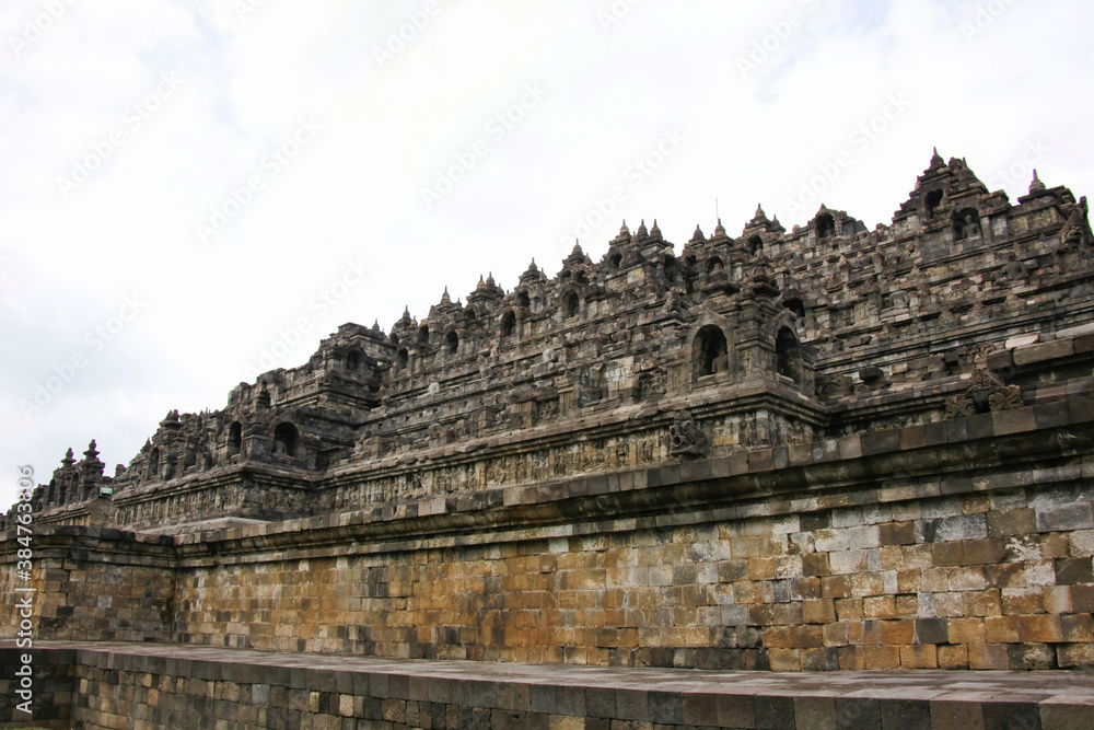 ボロブドゥール寺院遺跡の前景