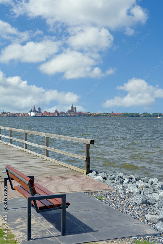 Blick von Altefähr nach Stralsund,Insel Rügen,Ostsee,Mecklenburg-Vorpommern,Deutschland