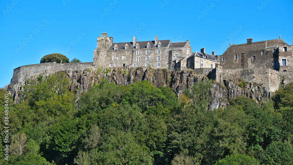 Obraz premium An autumn sunny morning at Stirling Castle in Highlands Scotland UK