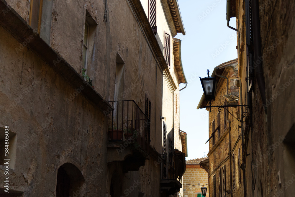 Alley in the city of Pienza in Tuscany