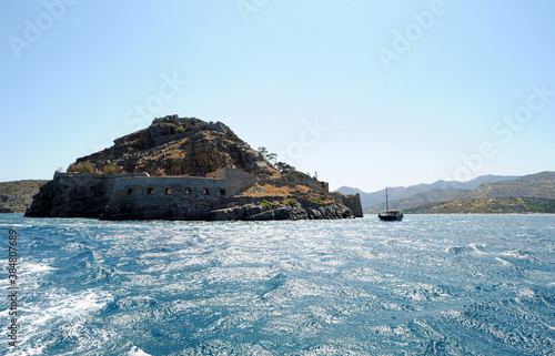 La demi-lune Michiel de la forteresse de Spinalonga à Élounda en Crète photo