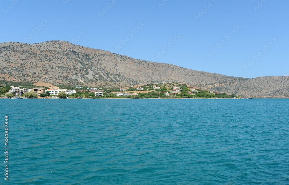 Le massif montagneux du cap Saint-Jean près d'Élounda en Crète