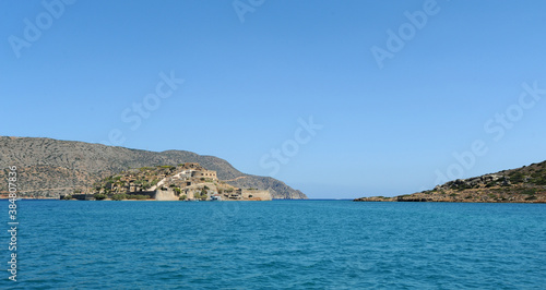 La forteresse de Spinalonga à Élounda en Crète © arvernho