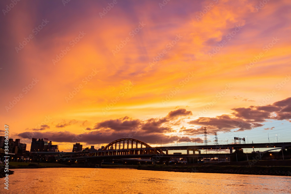 Sunset view of the beautiful First MacArthur Bridge