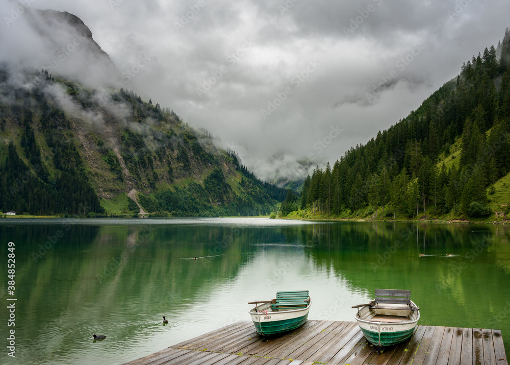 Fototapeta premium Regenwolken am Vilsalpsee