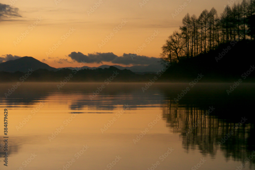 Fototapeta premium 桧原湖の朝