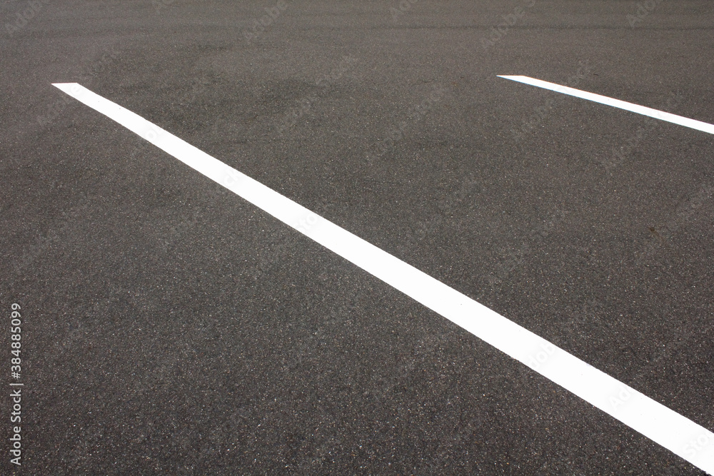 平面駐車場の白線