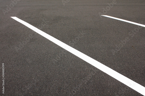 平面駐車場の白線