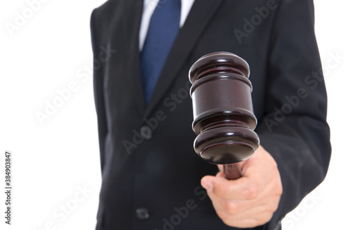 Fotografía Court worker in formal attire holding a gavel