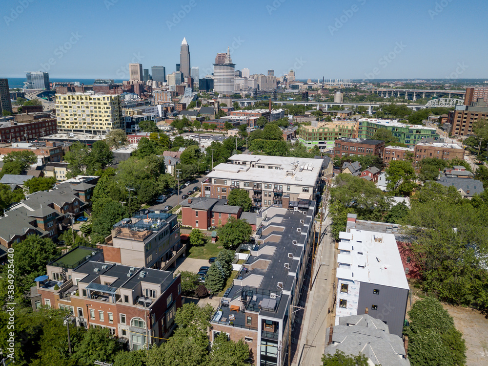 Fototapeta premium Residential housing developments in Ohio City with Cleveland in the background