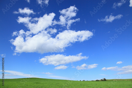 草原の空と雲 © Paylessimages