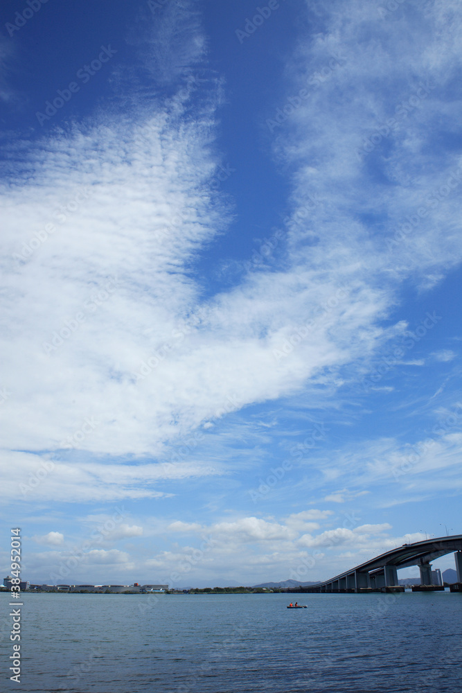 琵琶湖の空