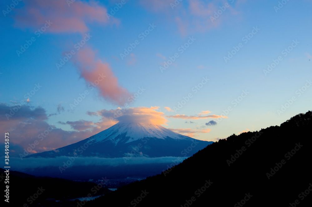 暮れ行く富士山