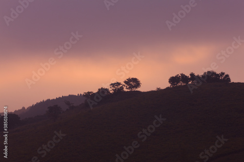 秋吉台から望む朝の山並み