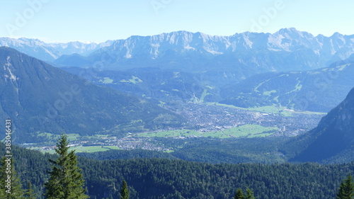Garmisch-Partenkirchen vom Ziegelspitz  © Martin