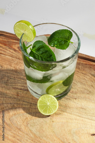 Bebida fria mojito