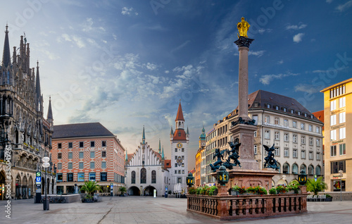 Marienplatz in München, Bayern, Deutschland photo