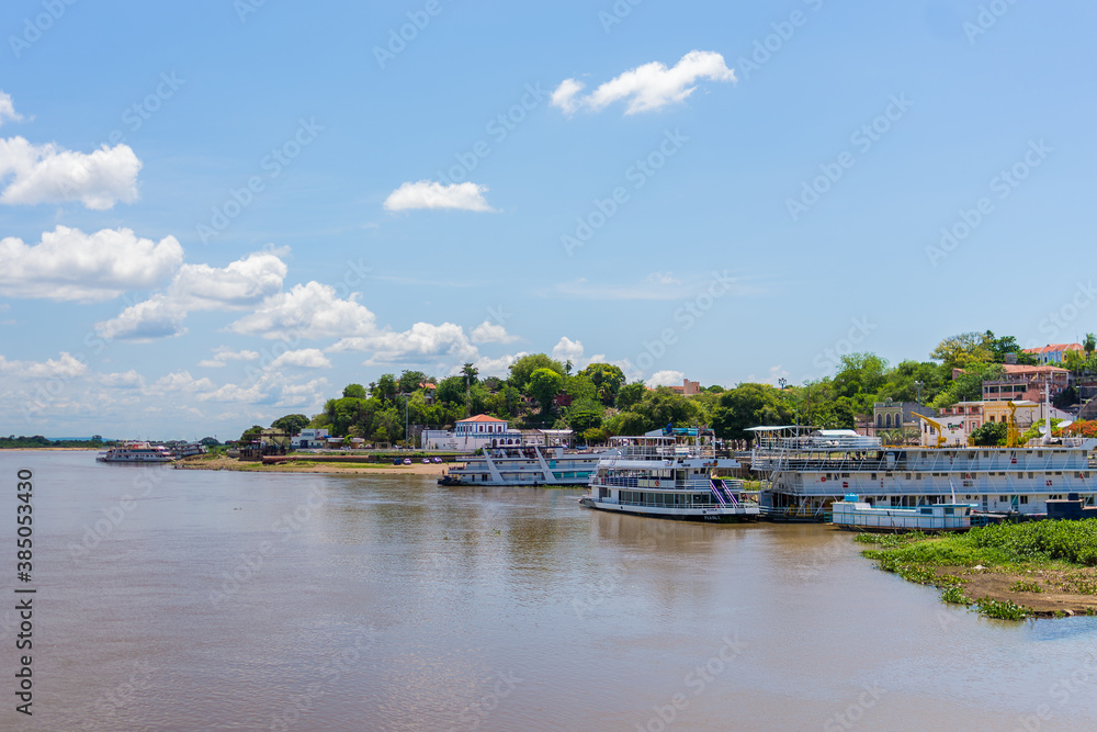 Barcos no porto de Corumbá, Mato grosso do sul, Brasil