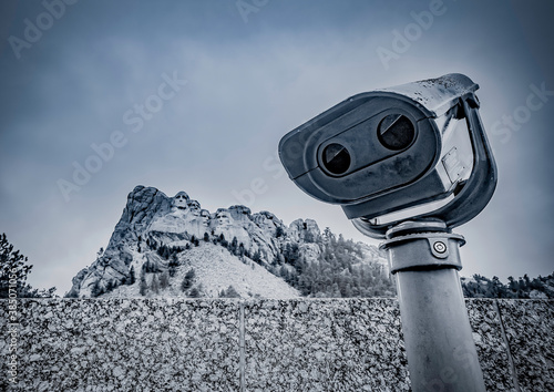 Binoculars at Mount Rushmore