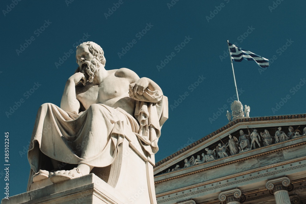 Obraz premium Statue of the ancient Greek philosopher Socrates in Athens, Greece, October 9 2020.