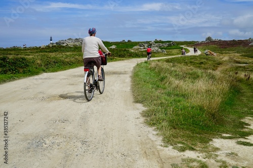 Tableau sur toile Ouessant, l'ile du bout du monde, à vélo