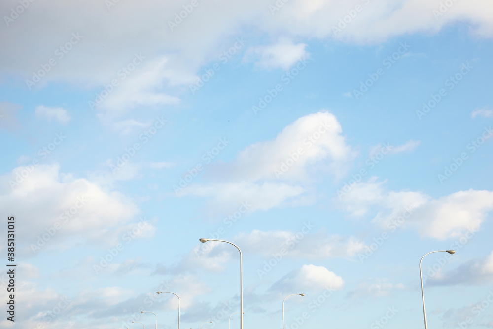 Fototapeta premium 青空と街灯