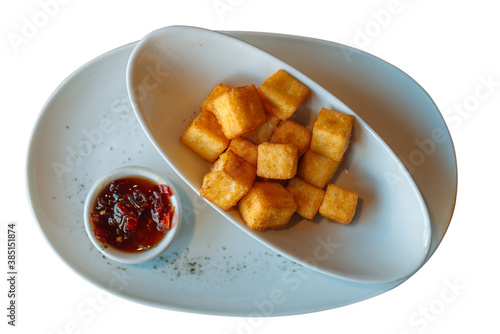 Dadinho de tapioca com geleia de pimenta