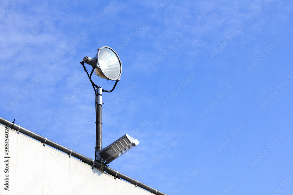 工事現場の水銀灯