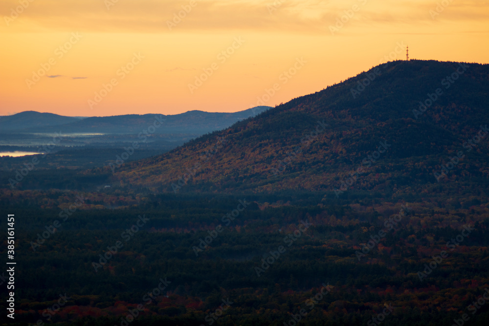 Fototapeta premium sunrise over the mountains