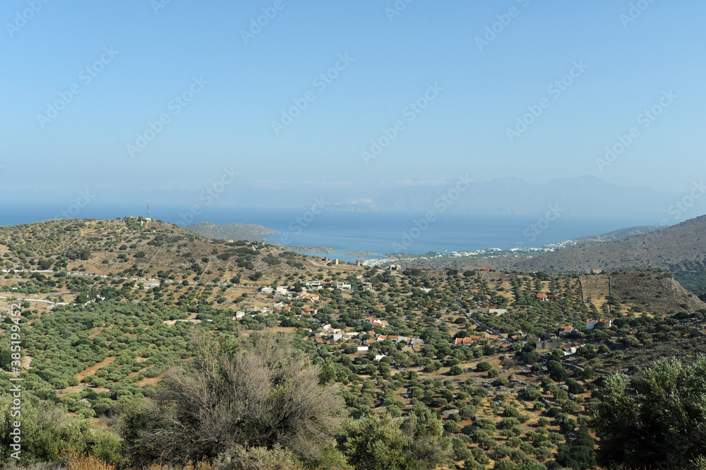 Élounda vue depuis Épano Pinai près d'Élounda en Crète