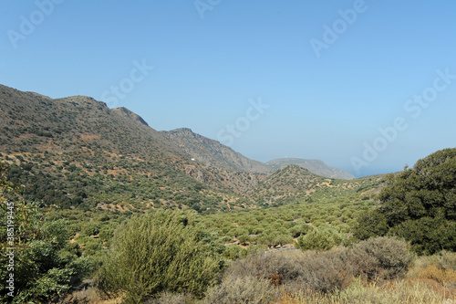Le cap Saint-Jean vu depuis Épano Pinai près d'Élounda en Crète