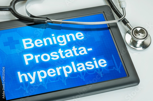 Tablet mit dem Text Benigne Prostatahyperplasie auf dem Display
