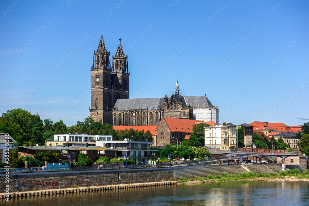 Dom und Elbe in Magdeburg, Sachsen Anhalt Dom und Elbe in Magdeburg, Sachsen Anhalt