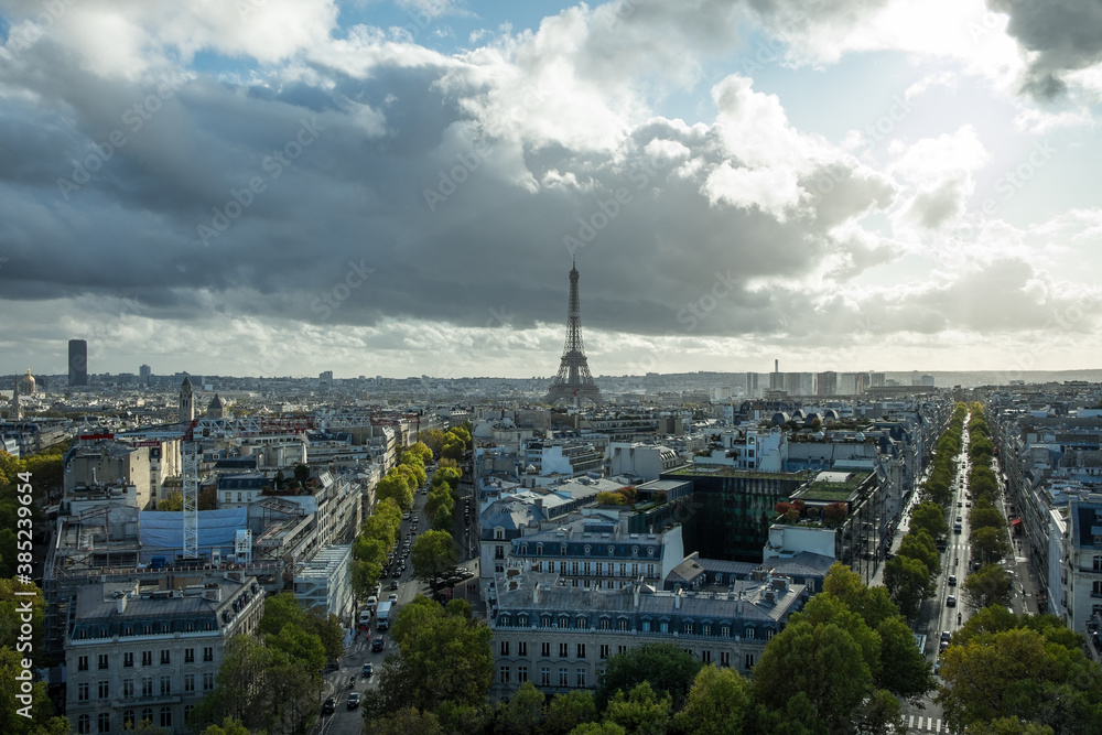 Blick auf Paris mit Eifelturm