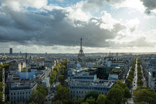 Blick auf Paris mit Eifelturm © strand93
