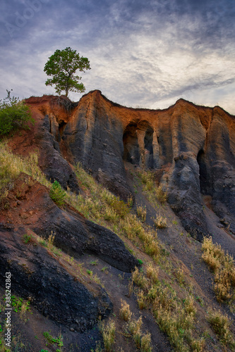 Inside an extinct volcano © Xalanx