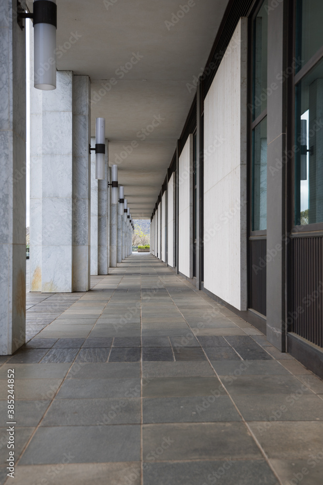 Fototapeta premium corridor with columns