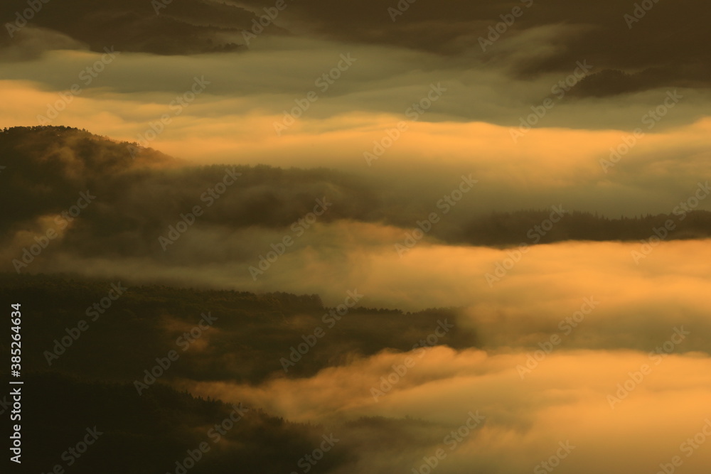 Fototapeta premium 雲海の遠野