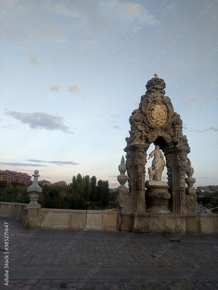 Obraz premium monument to the discoveries city