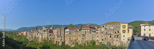 Photos Sant'Agata de Goti, panoramic view of the houses overlooking the cliff