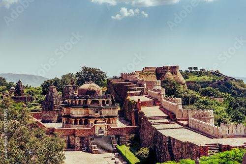 Canvas-taulu Kumbhalgarh fort is a Mewar fortress built on Aravalli Hills in 15th century by King Rana Kumbha at  Rajsamand district ,near Udaipur