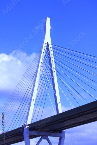 天保山大橋と青空 © Paylessimages