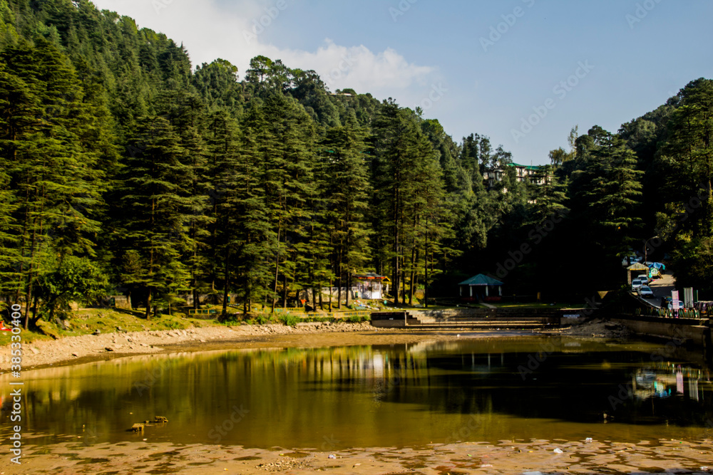 Obraz premium Dal lake, Dharamshala, with some water