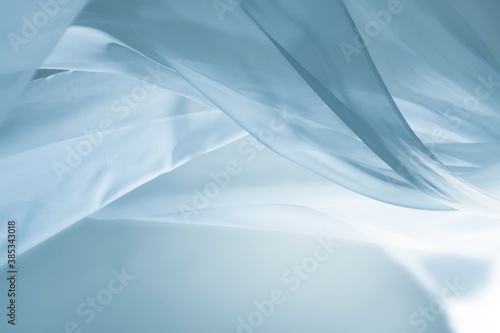 揺れる布、青色 © Paylessimages